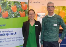 Annelies Mosch en Michel Vollebregt van Eurofins Agro promootten plantsaptesten.